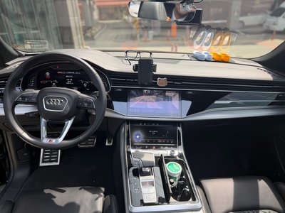 AUDI Q8 - 6