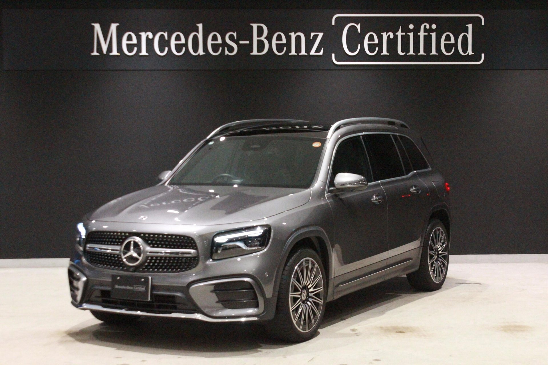 MERCEDES-BENZ GLB - View 1