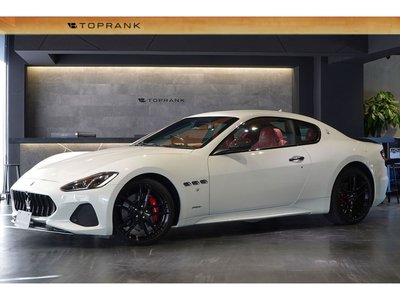 MASERATI GRANTURISMO - 1