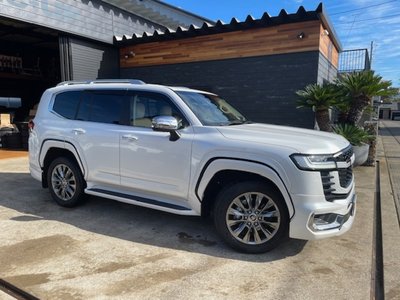 TOYOTA LAND CRUISER 300 - 7