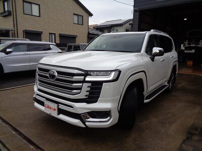 TOYOTA LAND CRUISER 300 - 5