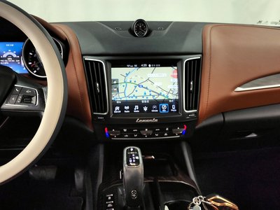 2019 Maserati LEVANTE thumbnail 14