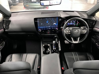 صورة 7 لـ 2023 Lexus NX