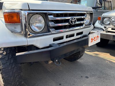 TOYOTA LAND CRUISER 70 - 8
