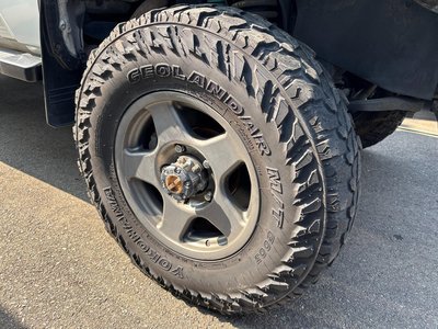 TOYOTA LAND CRUISER 70 - 6