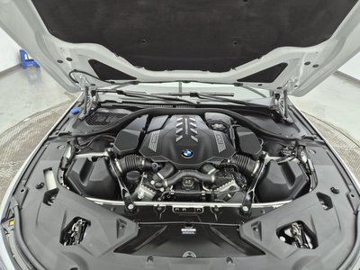 BMW 8 SERIES - 8
