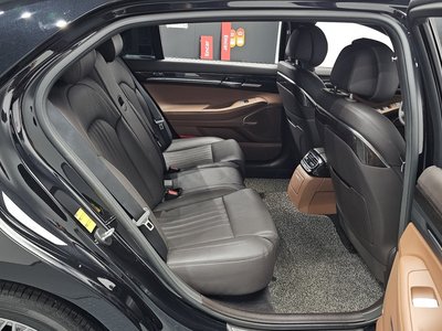 صورة مصغرة 11 لـ 2020 Genesis G90