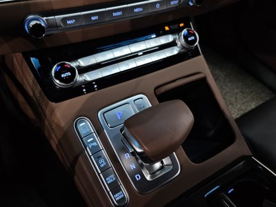 صورة 9 لـ 2020 Genesis G90