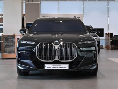 BMW 7 SERIES - 2