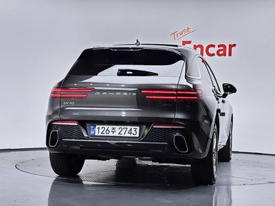 صورة 3 لـ 2023 Genesis GV70