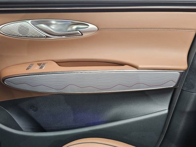 2023 Genesis GV70 — миниатюра 29