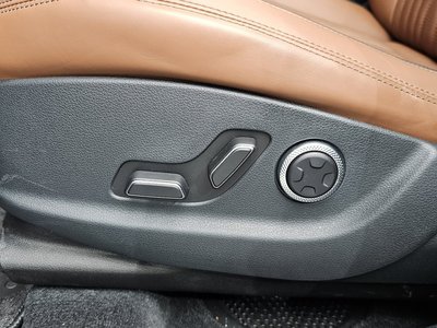 2023 Genesis GV70 — миниатюра 32
