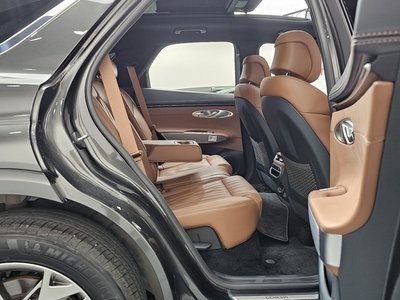 2023 Genesis GV70 — миниатюра 17