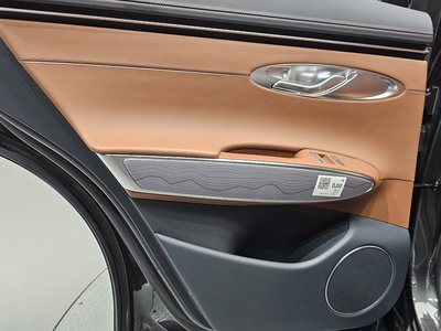 2023 Genesis GV70 — миниатюра 15