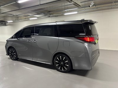 TOYOTA ALPHARD - 4