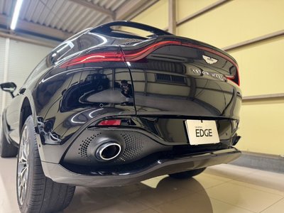 ASTON MARTIN DBX - 5