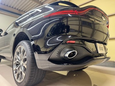 ASTON MARTIN DBX - 9