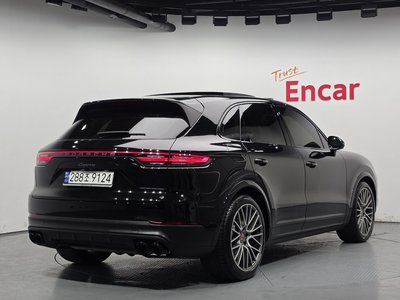 PORSCHE CAYENNE - 4