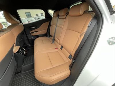 صورة مصغرة 33 لـ 2025 Toyota CROWN SPORT