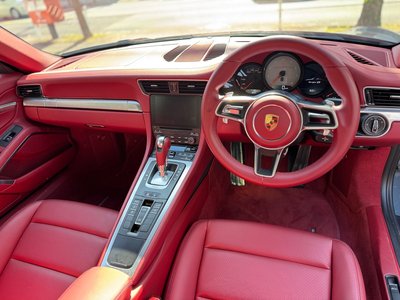 PORSCHE 911 - 8