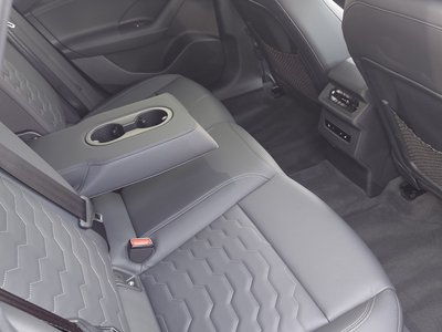 صورة مصغرة 40 لـ 2025 AUDI A6 SPORTBACK E-TRON