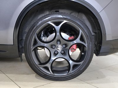 صورة 15 لـ 2025 ALFA Romeo STELVIO