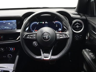 صورة 3 لـ 2025 ALFA Romeo STELVIO