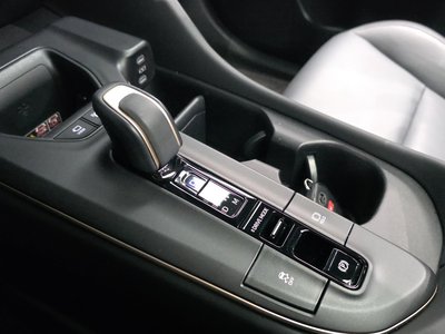 TOYOTA CROWN CROSSOVER - 9