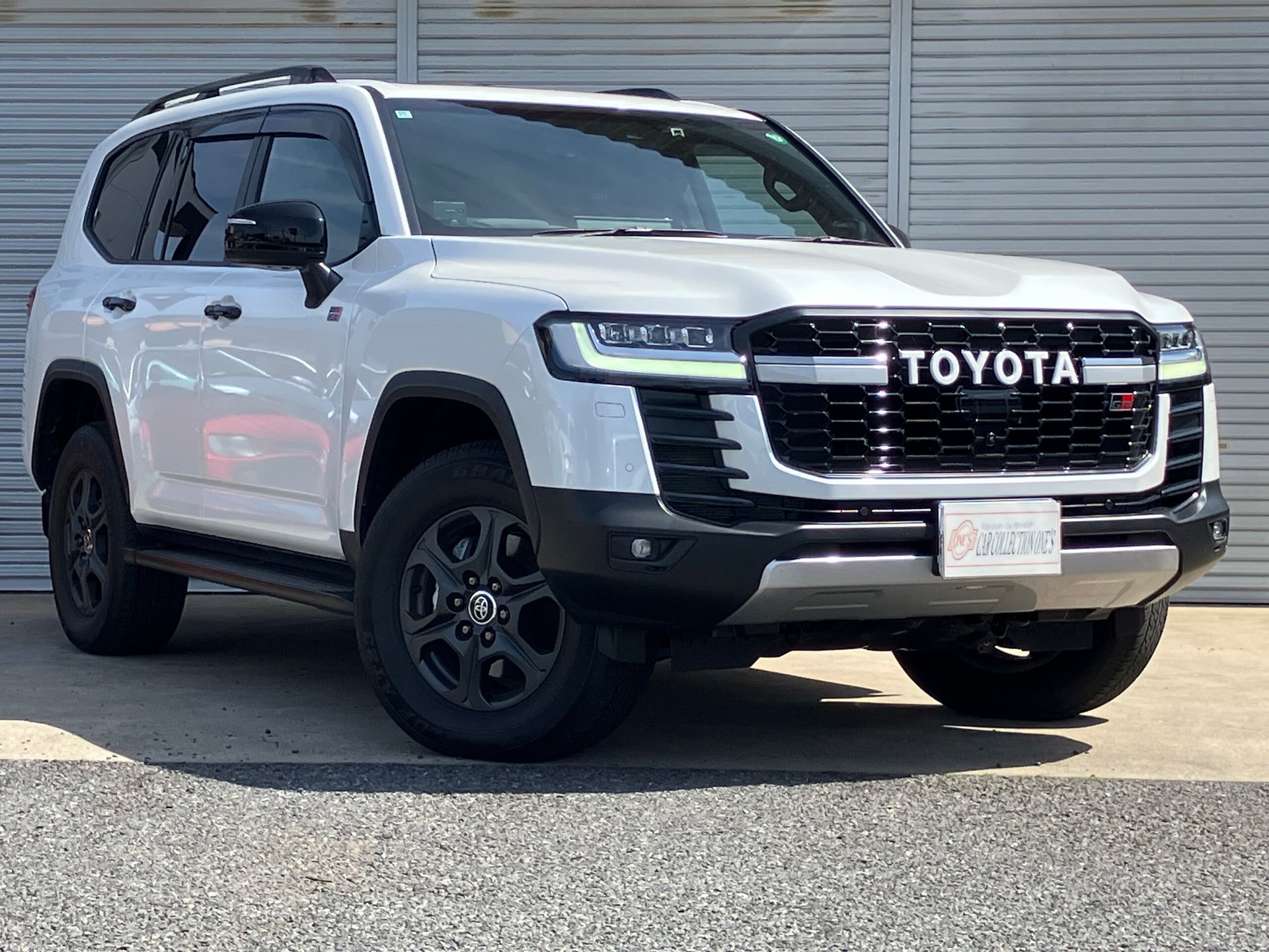 TOYOTA LAND CRUISER 300 - View 1