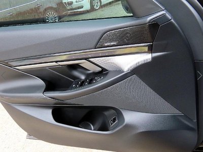 2025 BMW 5 SERIES — миниатюра 12