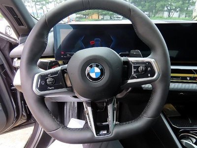 2025 BMW 5 SERIES — фото 8