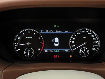 2019 Genesis G90 photo 8