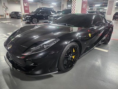 FERRARI 812 SUPERFAST