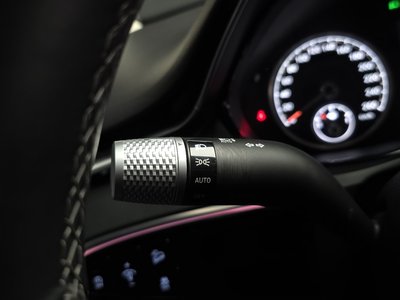 2022 Genesis GV70 — миниатюра 30