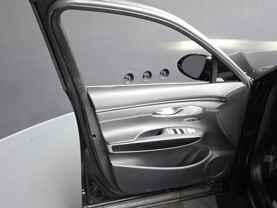 2022 Genesis GV70 — миниатюра 14
