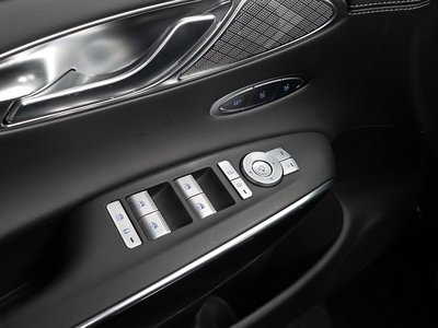 2022 Genesis GV70 — миниатюра 37