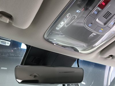 2022 Genesis GV70 — миниатюра 25