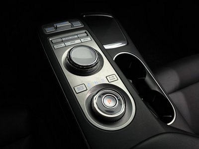 2022 Genesis GV70 — миниатюра 12