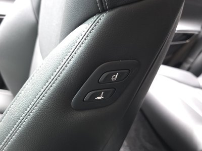 2022 Genesis GV70 — миниатюра 36