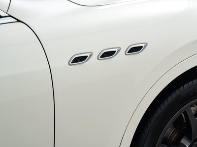 2019 Maserati LEVANTE thumbnail 23