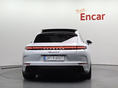 PORSCHE PANAMERA - 3