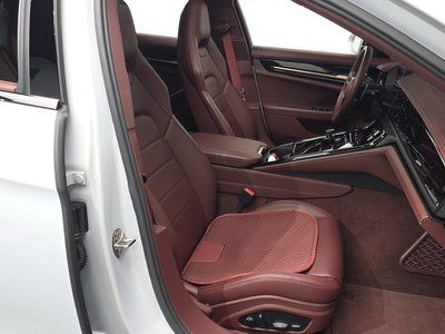 PORSCHE PANAMERA - 10