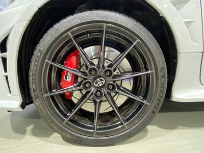TOYOTA GR YARIS - 10