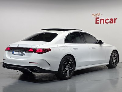 MERCEDES-BENZ E-CLASS - 3