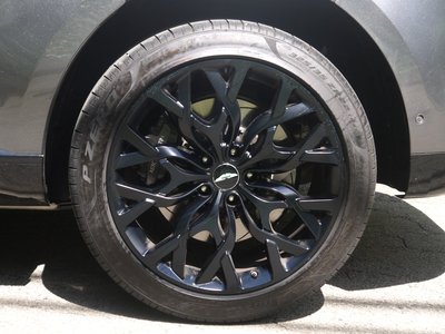 2022 Aston Martin DBX 照片 6