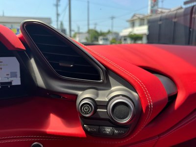 2016 Ferrari 488 SPIDER — миниатюра 31