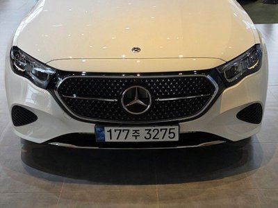 MERCEDES-BENZ E-CLASS - 4