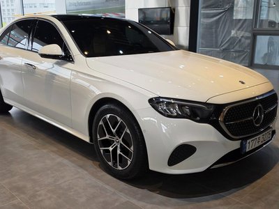 MERCEDES-BENZ E-CLASS - 1