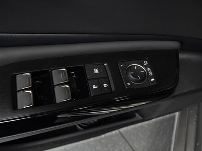 2025 Lexus ES — миниатюра 28