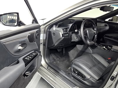 2025 Lexus ES — миниатюра 13